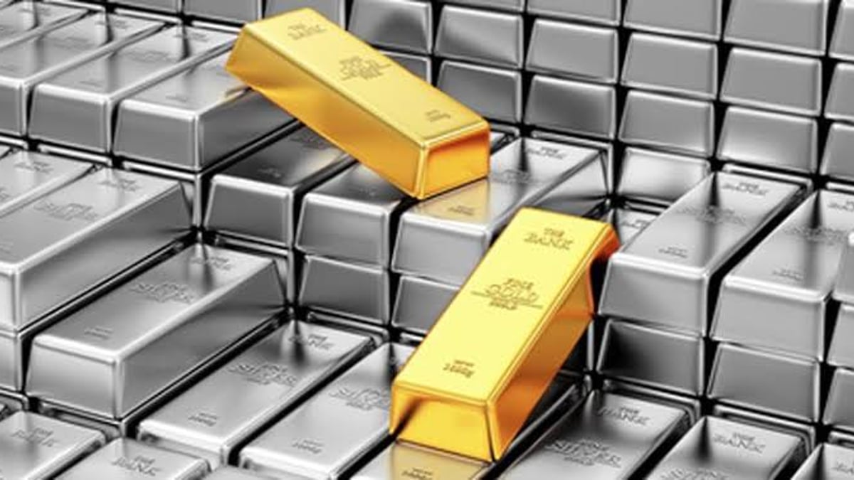 From Gold to Silver Now Indian Consumers Shift as Gold Price Hits Rs 1.5 Lakh per 10 Grams