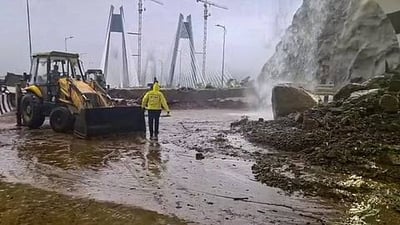 Rs 7000 Crore Mumbai Pune Expressway Tunnel Collapse Built By BJP Govt In 2026 Shut After Massive Landslide
