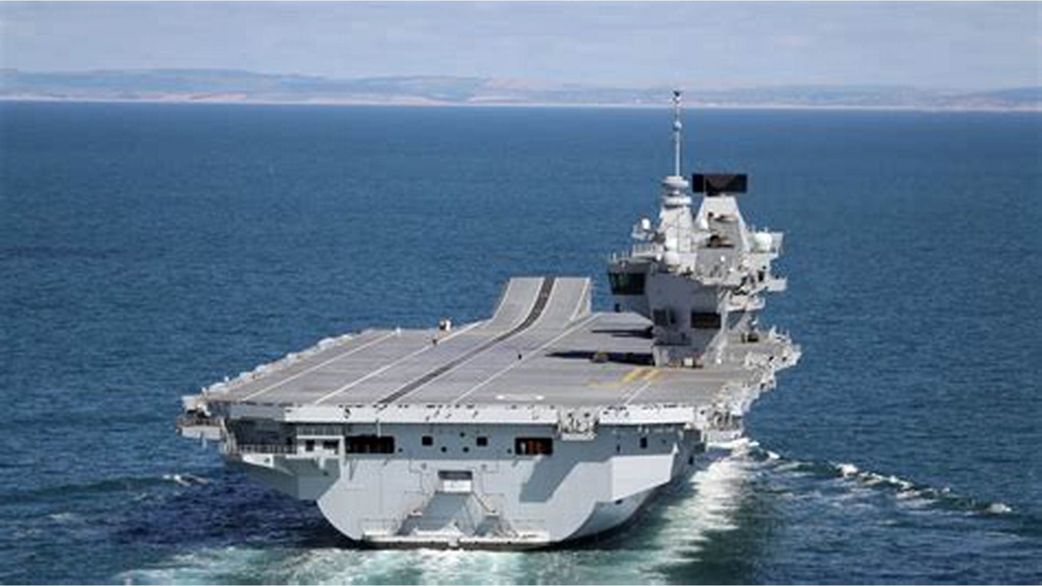 Tensions Rise: HMS Queen Elizabeth Encounters Chinese and Russian Warships in the South China Sea